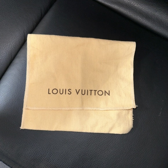 Louis Vuitton Yellow and Black Floral Hair Clip PRE-OWNED - Picture 7 of 10